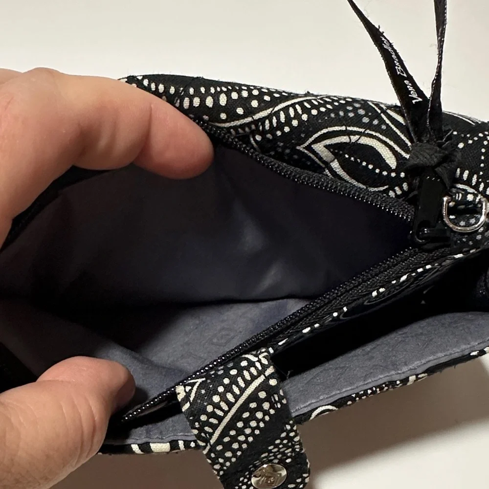 Vera Bradley RFID Wallet – Stellar Paisley Black & White (Retired Pattern 2023) - Picture 6 of 7
